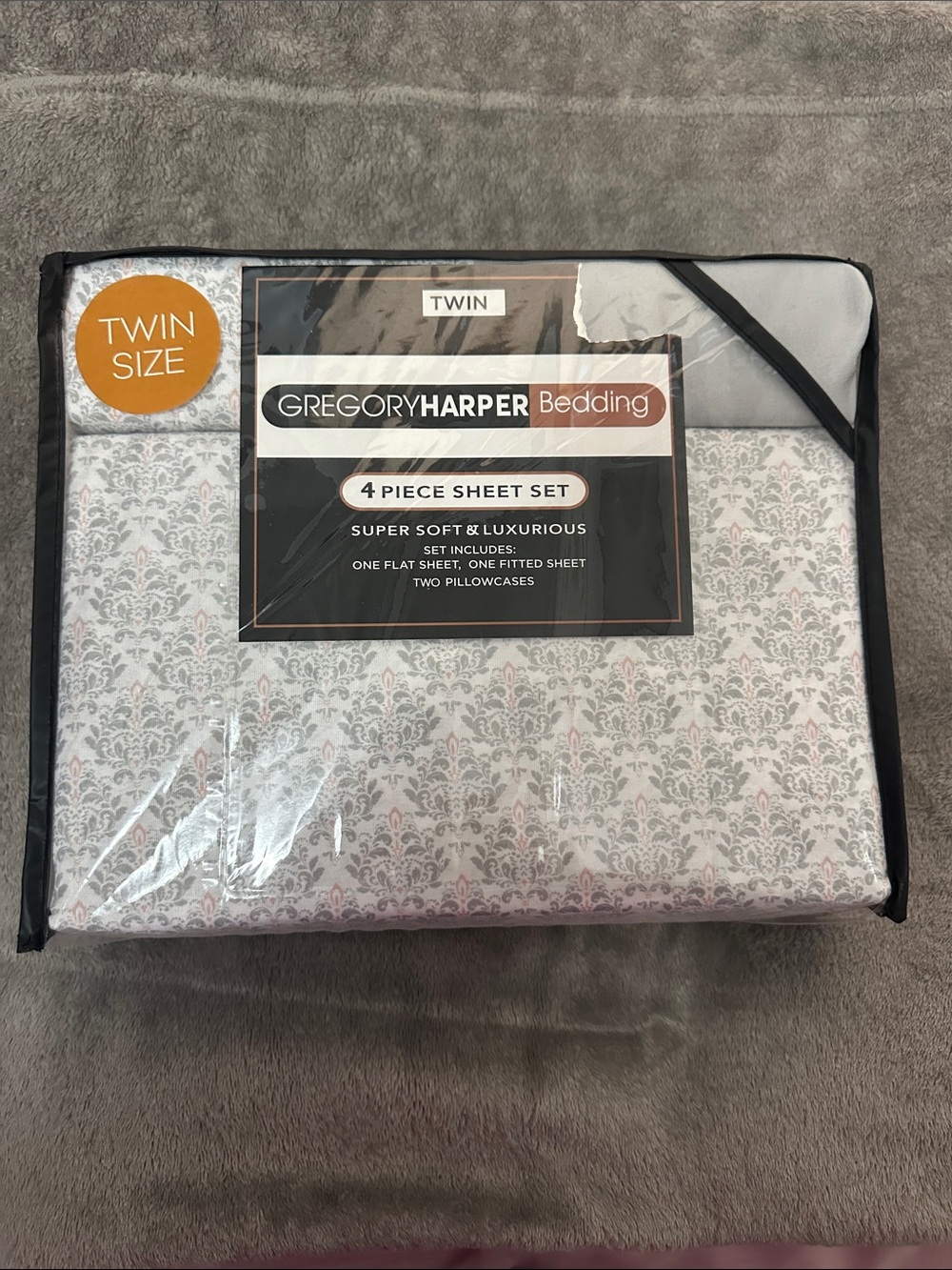 New Twin Sheet Set in Light Gray and Pink